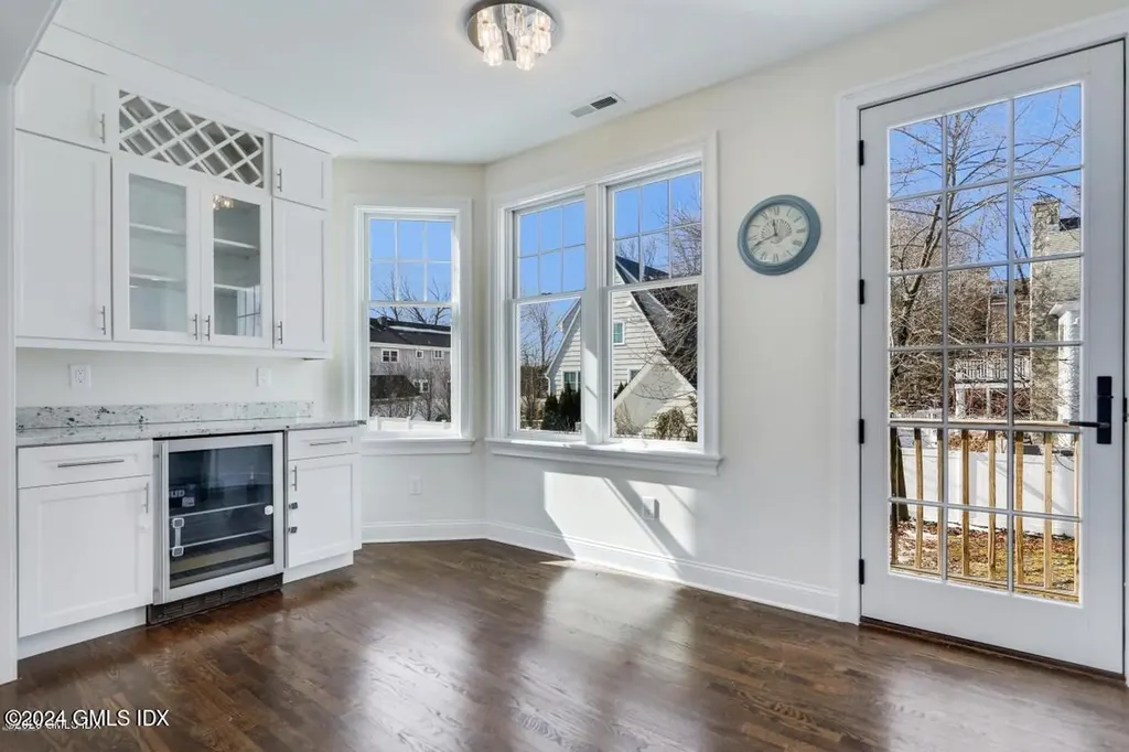 21 Heusted Drive Old Greenwich CT 06870