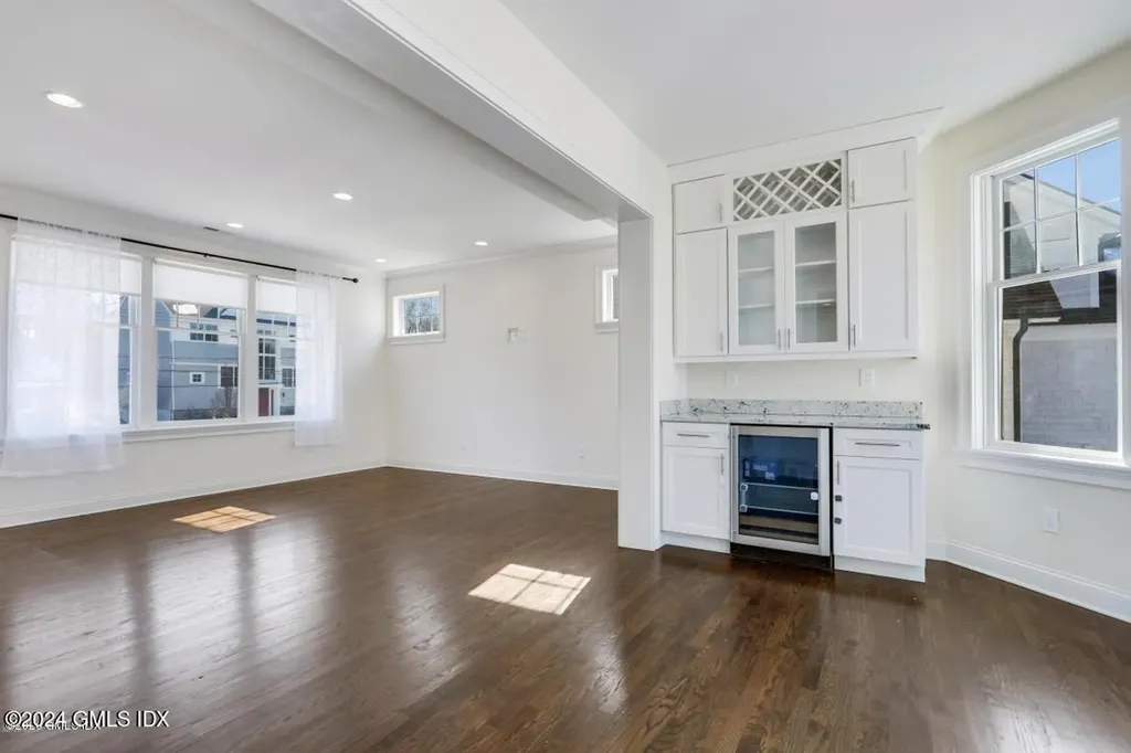 21 Heusted Drive Old Greenwich CT 06870