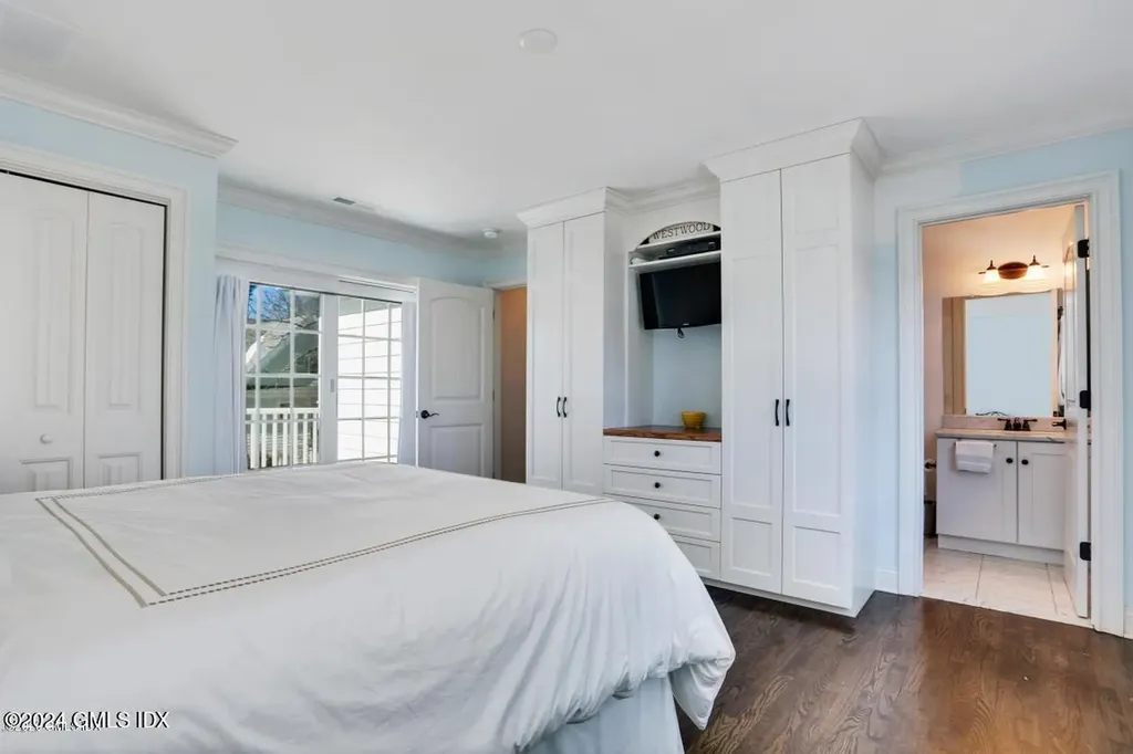 21 Heusted Drive Old Greenwich CT 06870