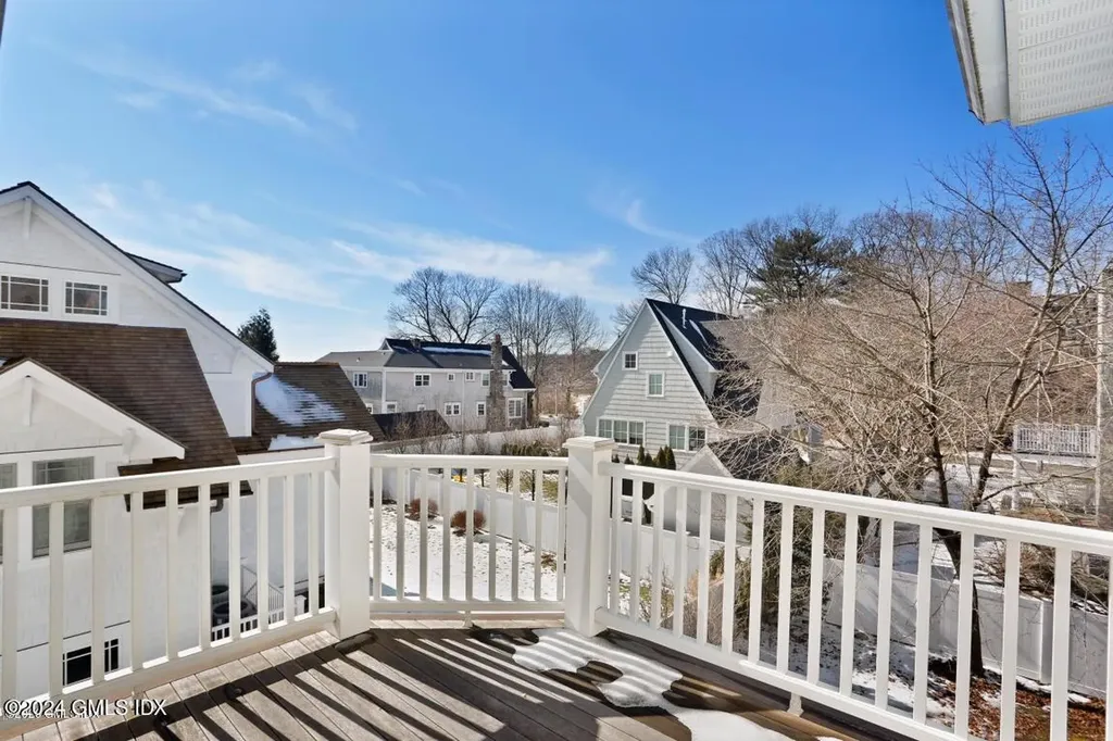 21 Heusted Drive Old Greenwich CT 06870