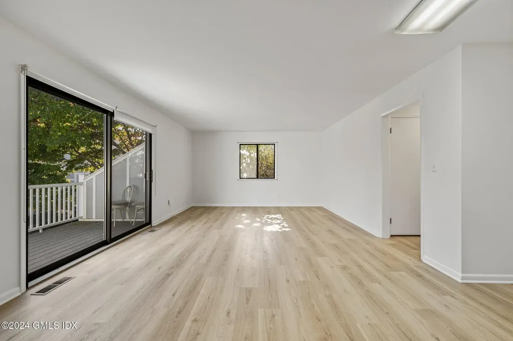 75 Silo Circle Riverside CT 06878