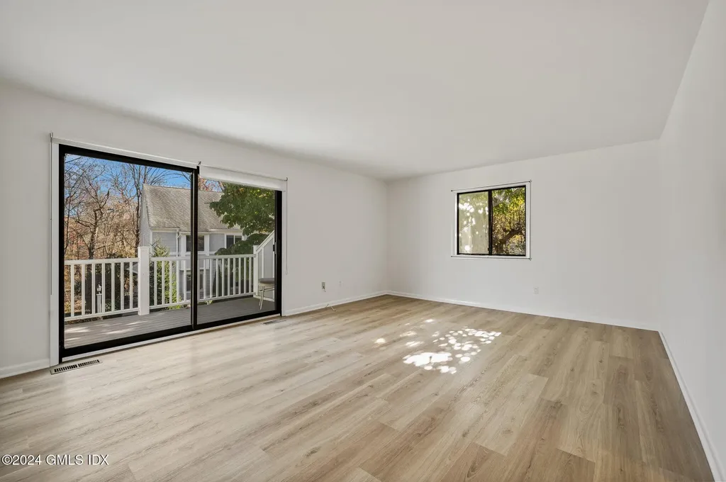 75 Silo Circle Riverside CT 06878