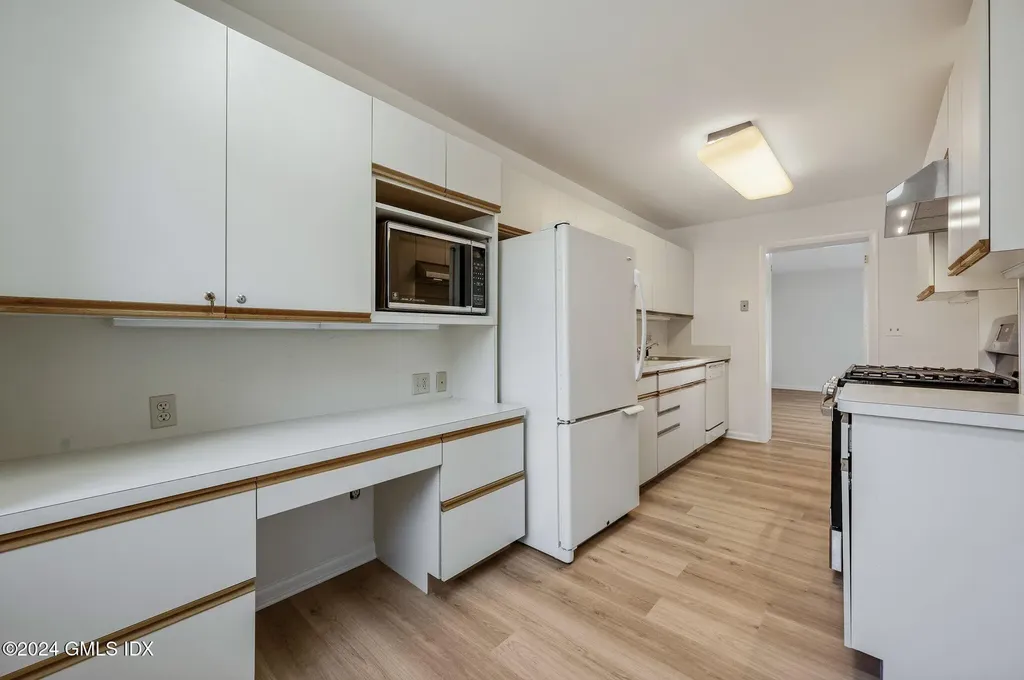 75 Silo Circle Riverside CT 06878