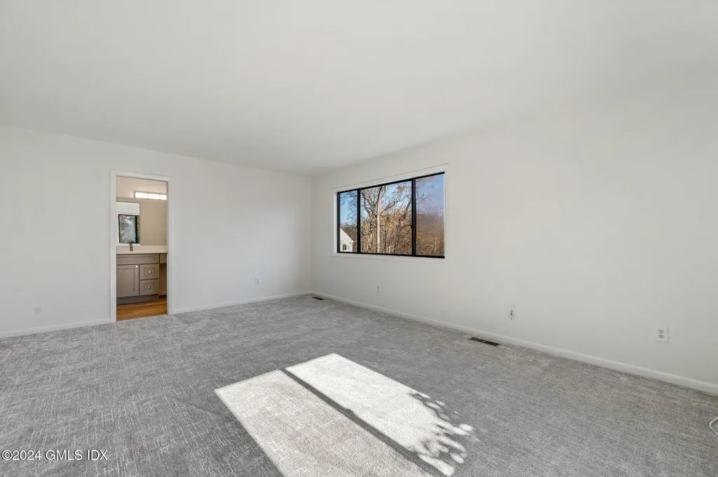 75 Silo Circle Riverside CT 06878