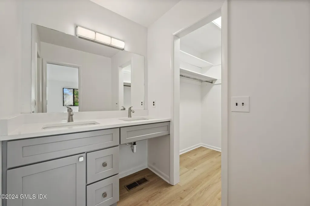 75 Silo Circle Riverside CT 06878