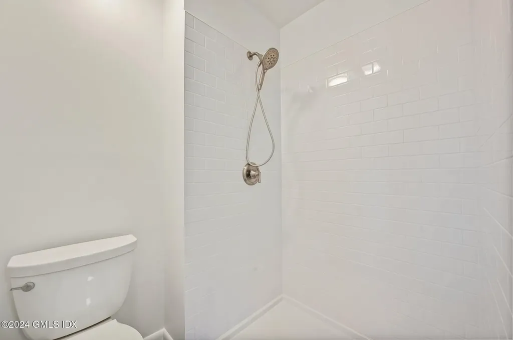 75 Silo Circle Riverside CT 06878