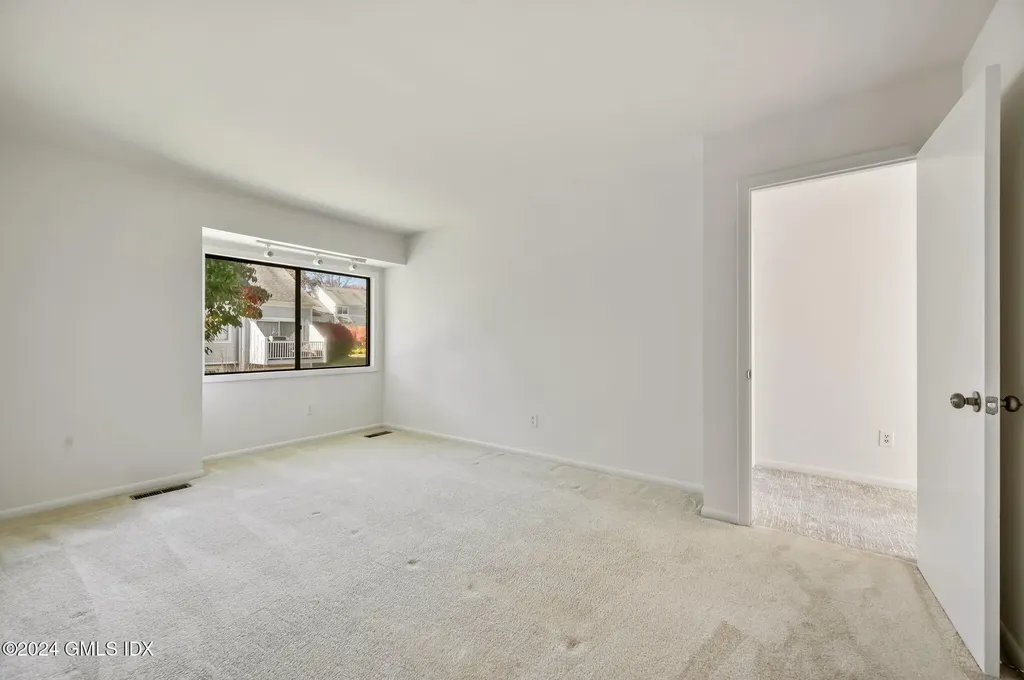 75 Silo Circle Riverside CT 06878