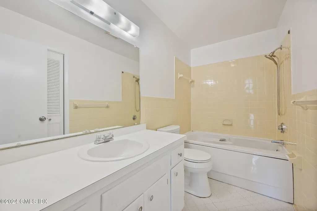 75 Silo Circle Riverside CT 06878