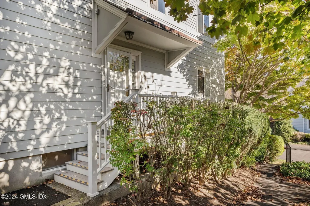 75 Silo Circle Riverside CT 06878