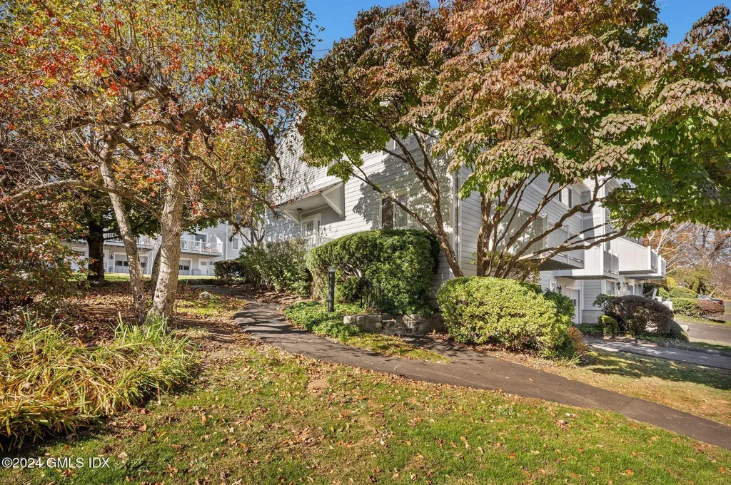 75 Silo Circle Riverside CT 06878