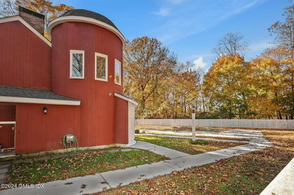 75 Silo Circle Riverside CT 06878