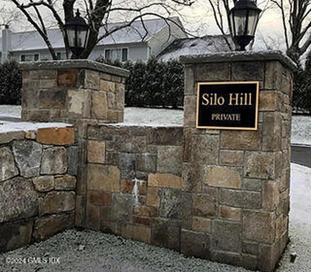 75 Silo Circle Riverside CT 06878