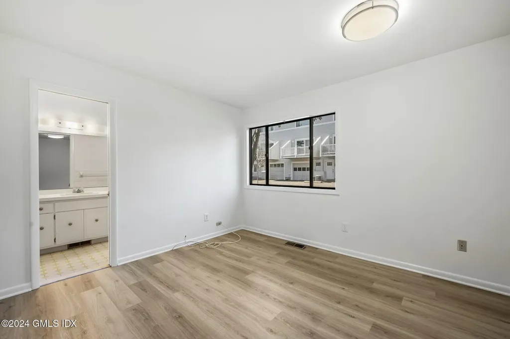 75 Silo Circle Riverside CT 06878