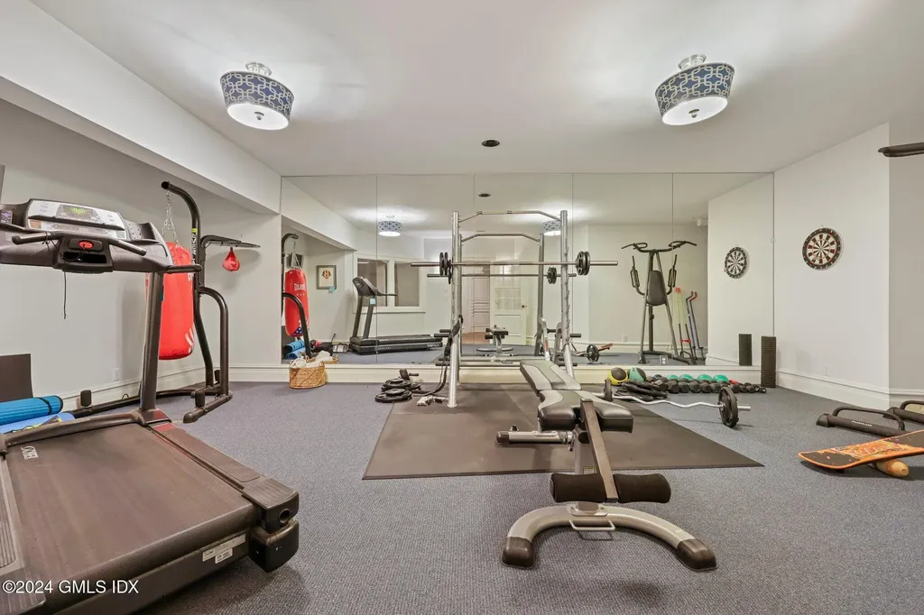 20 Sherwood Farm Lane Greenwich CT 06831