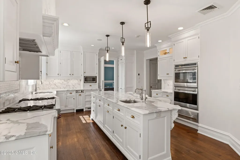 20 Sherwood Farm Lane Greenwich CT 06831