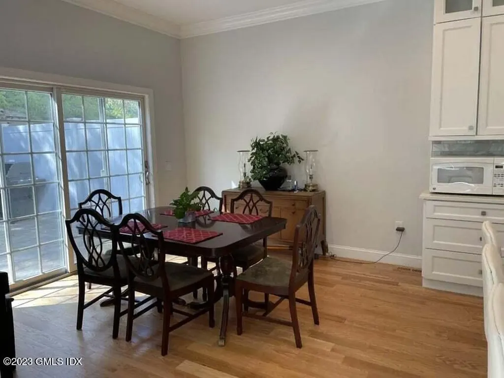 8 N Sound Beach Avenue Extension Riverside CT 06878