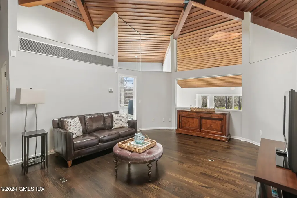 99 Londonderry Drive Greenwich CT 06830