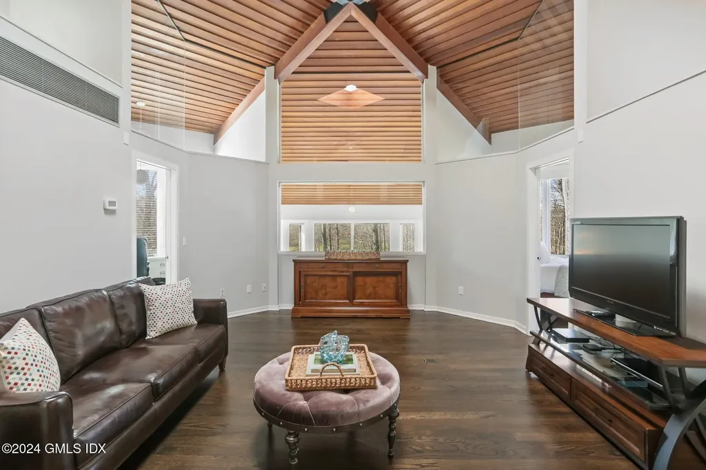 99 Londonderry Drive Greenwich CT 06830