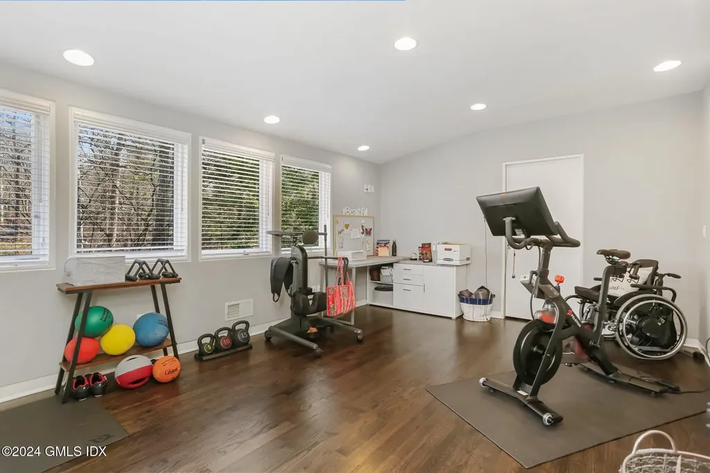 99 Londonderry Drive Greenwich CT 06830