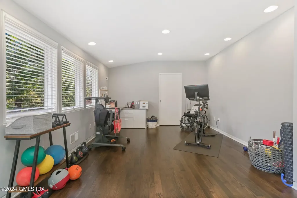 99 Londonderry Drive Greenwich CT 06830