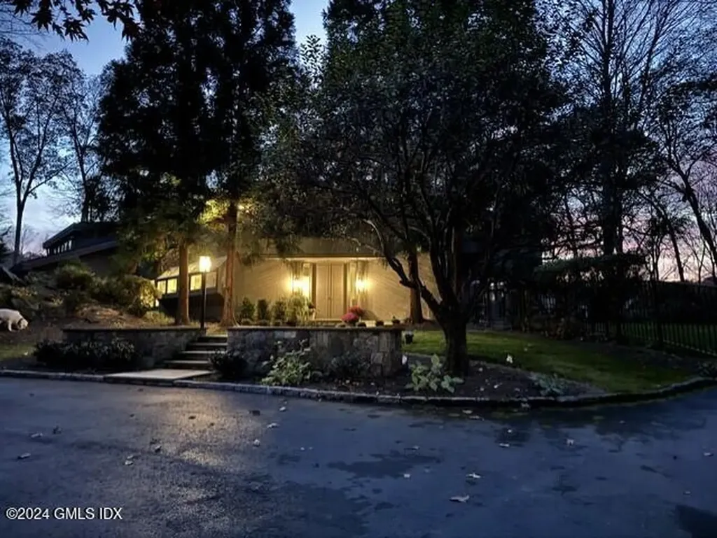 99 Londonderry Drive Greenwich CT 06830