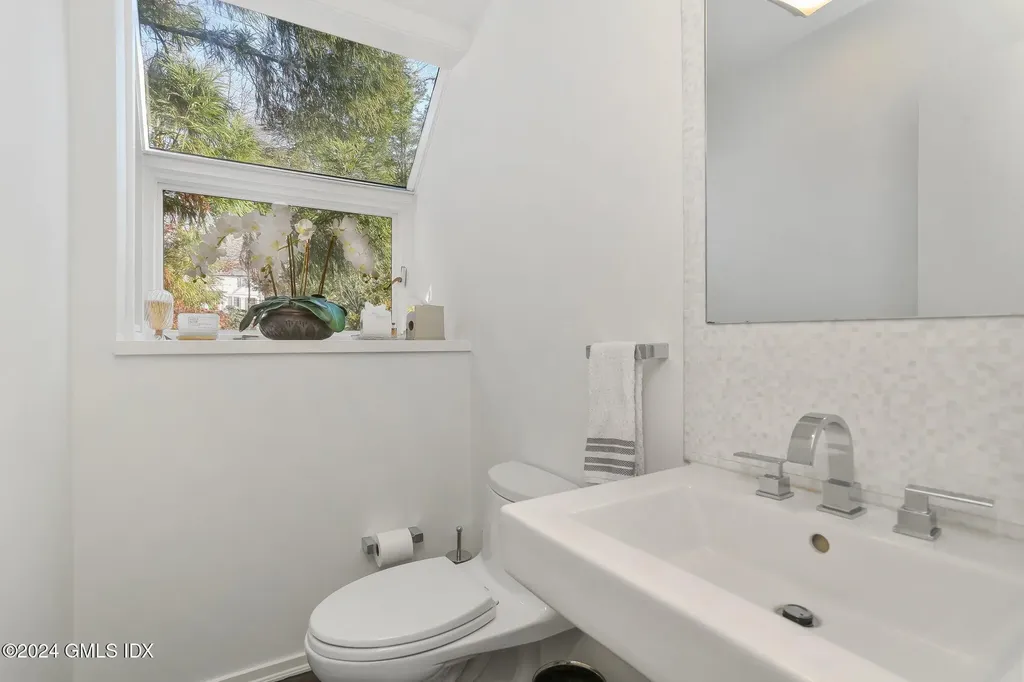 99 Londonderry Drive Greenwich CT 06830