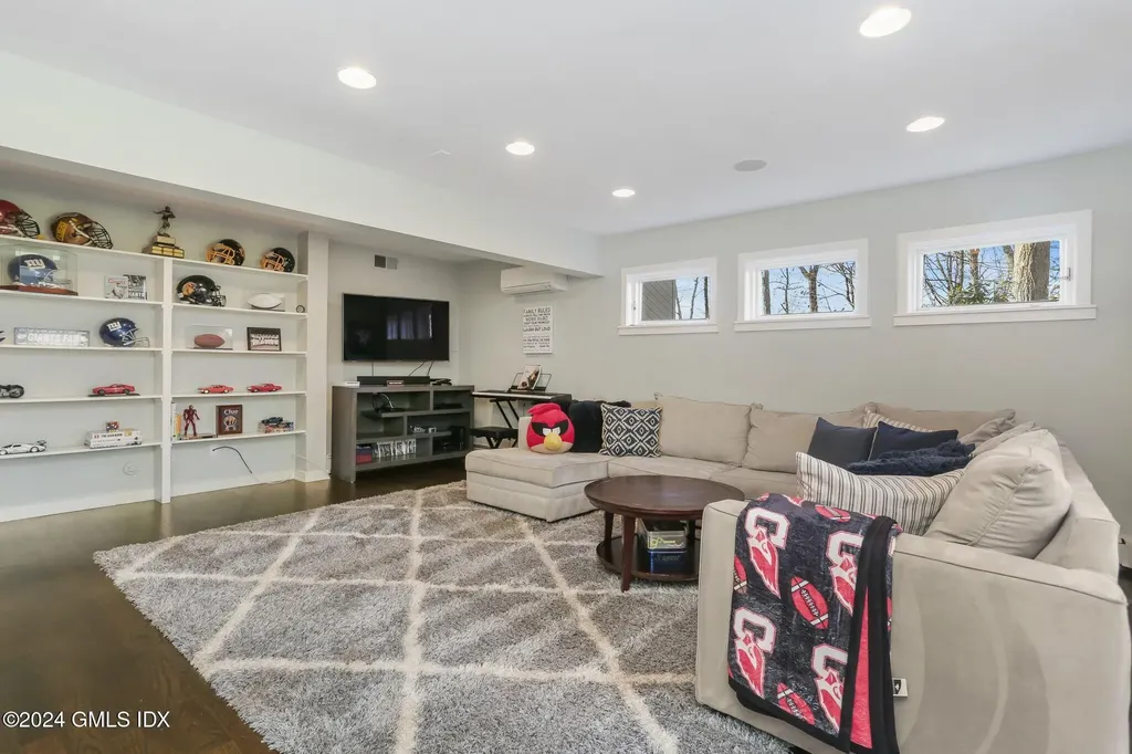 99 Londonderry Drive Greenwich CT 06830