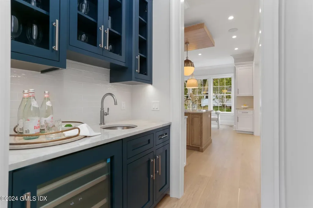 9 Dorchester Lane Riverside CT 06878