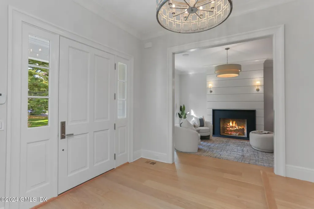 9 Dorchester Lane Riverside CT 06878