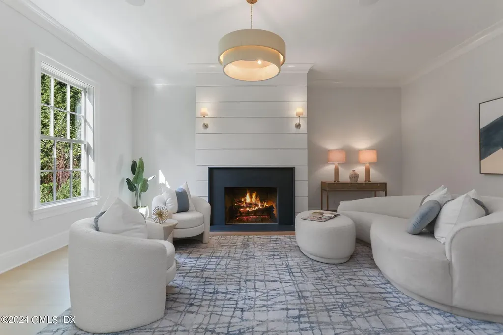 9 Dorchester Lane Riverside CT 06878