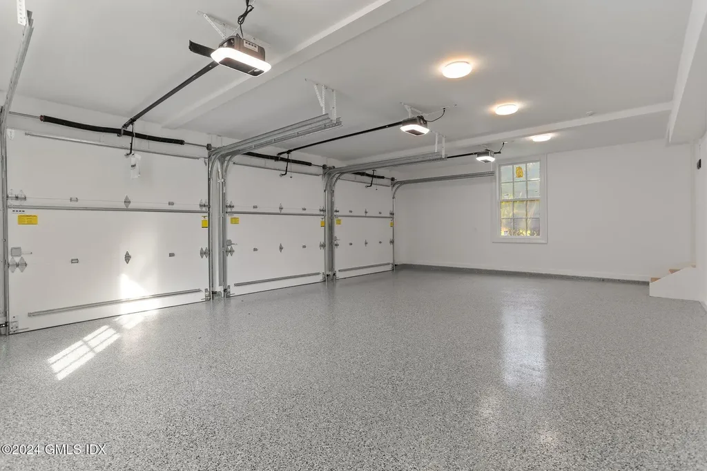 9 Dorchester Lane Riverside CT 06878