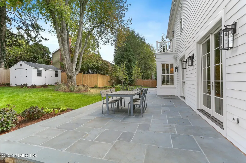 9 Dorchester Lane Riverside CT 06878