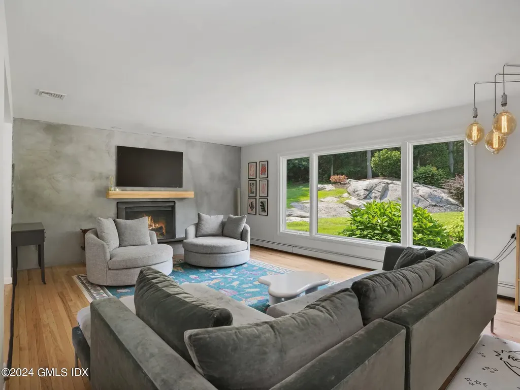 75 Carriage Drive Stamford CT 06901