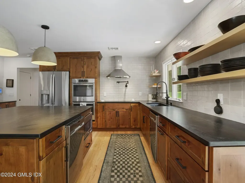 75 Carriage Drive Stamford CT 06901