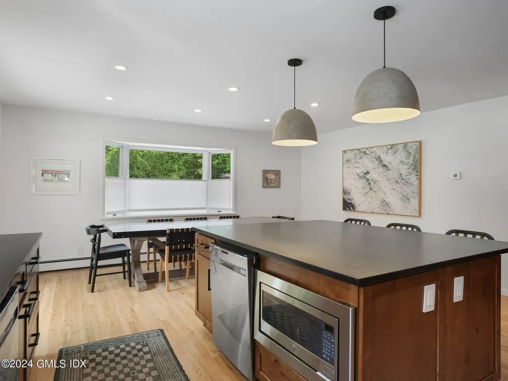 75 Carriage Drive Stamford CT 06901