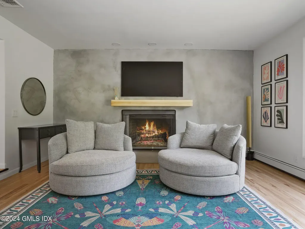 75 Carriage Drive Stamford CT 06901