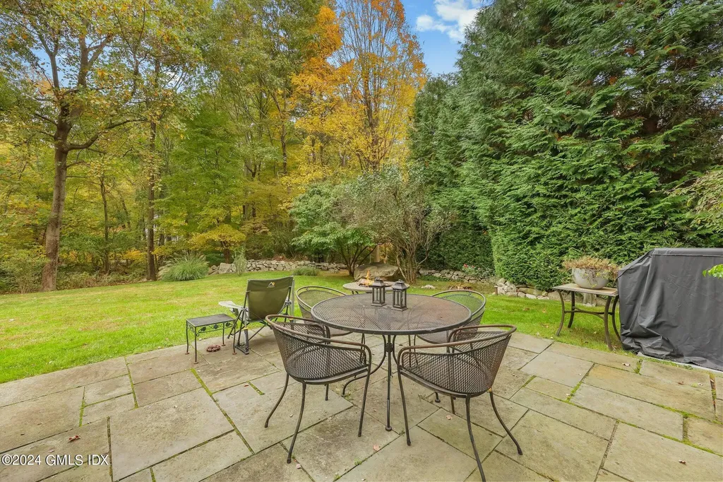 37 Barton Lane Cos Cob CT 06807