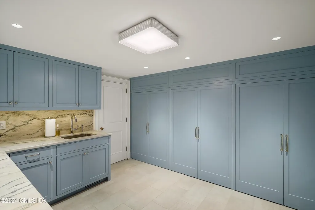 180 Round Hill Road Greenwich CT 06831