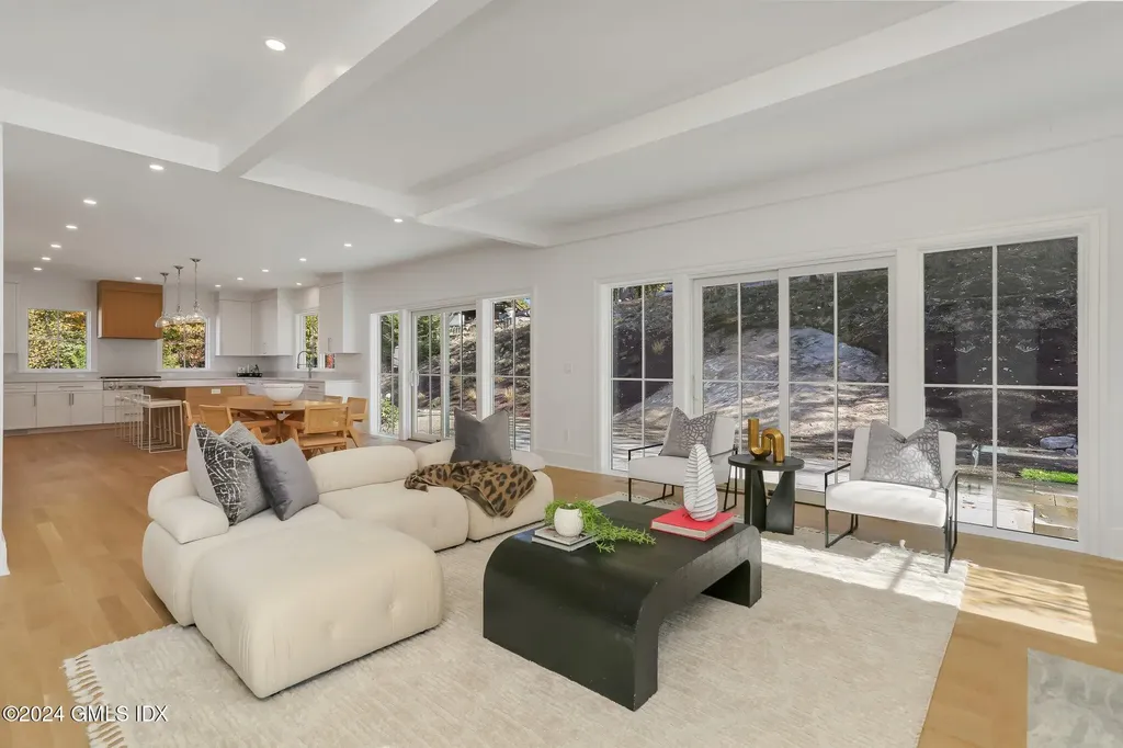 86 Mary Lane Riverside CT 06878