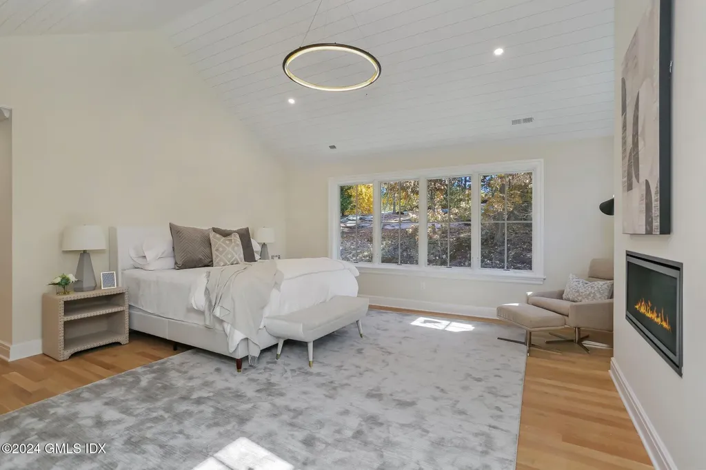 86 Mary Lane Riverside CT 06878