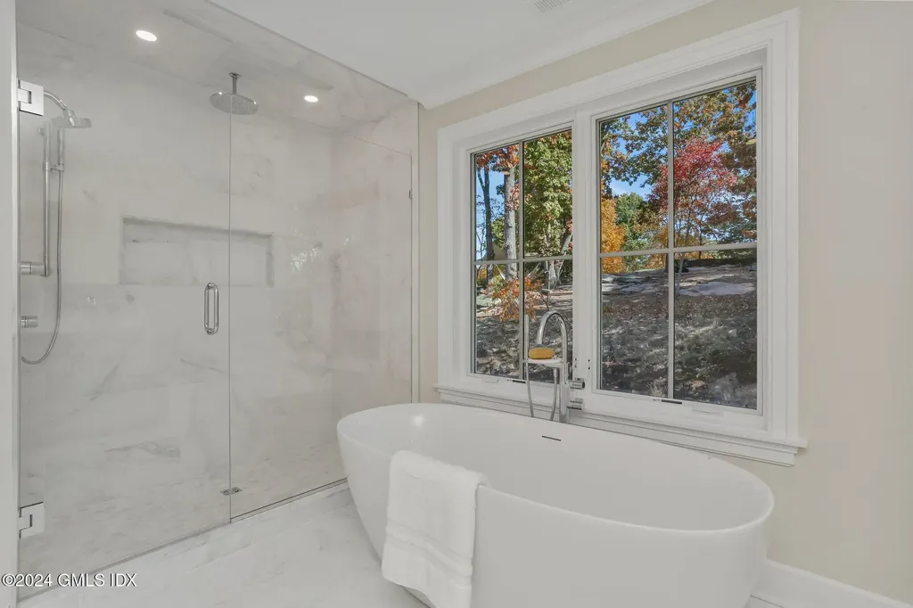 86 Mary Lane Riverside CT 06878