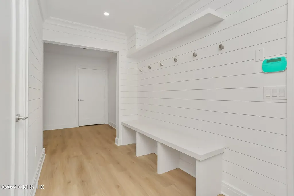 86 Mary Lane Riverside CT 06878