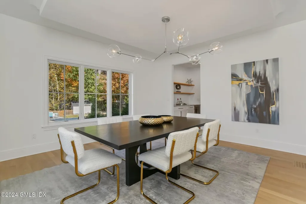 86 Mary Lane Riverside CT 06878