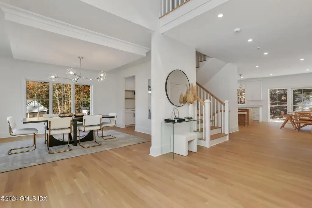 86 Mary Lane Riverside CT 06878