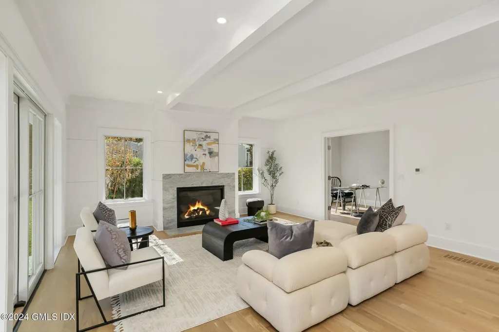 86 Mary Lane Riverside CT 06878