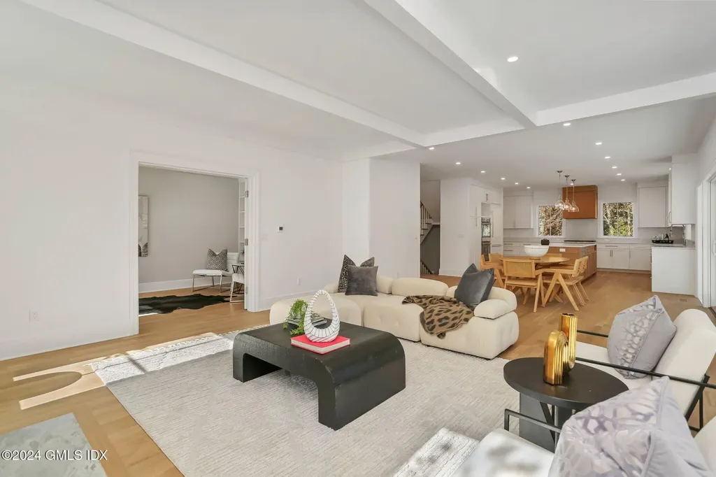 86 Mary Lane Riverside CT 06878