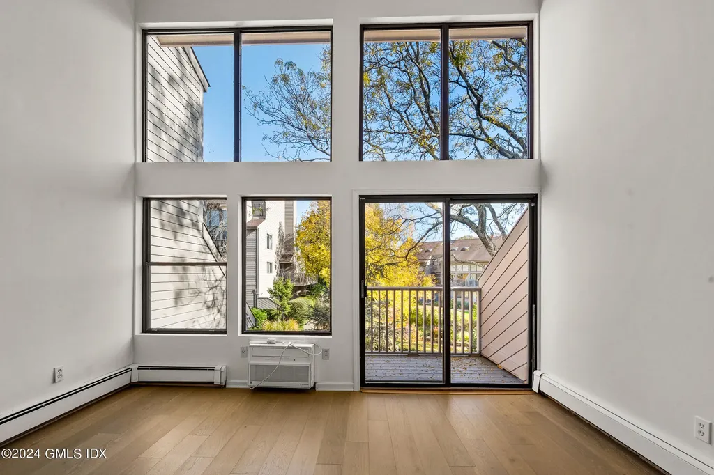 1465 E Putnam Avenue Old Greenwich CT 06870