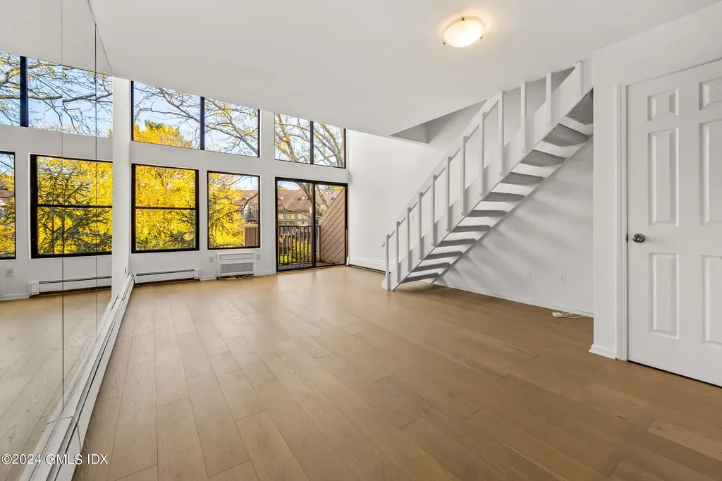 1465 E Putnam Avenue Old Greenwich CT 06870