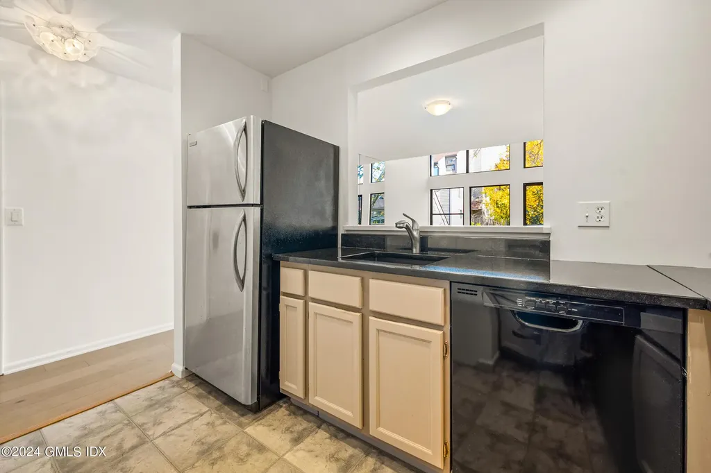 1465 E Putnam Avenue Old Greenwich CT 06870