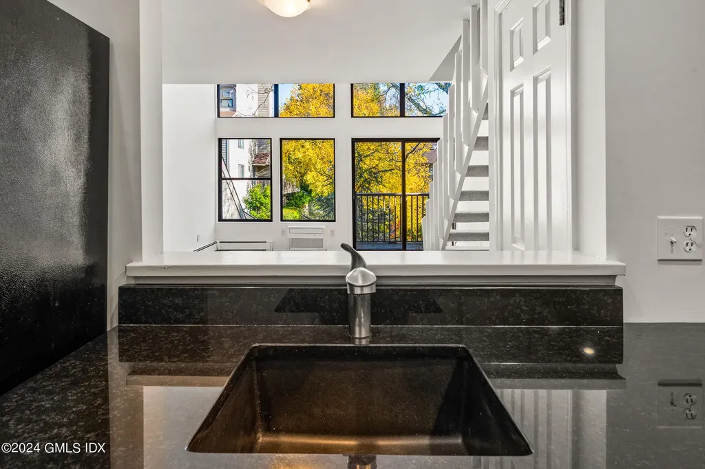 1465 E Putnam Avenue Old Greenwich CT 06870